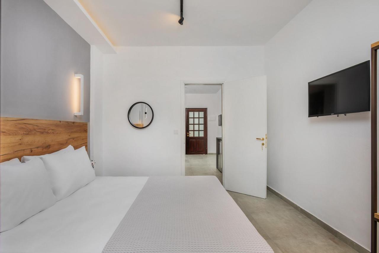 Eleon Suites Афитос Екстериор снимка