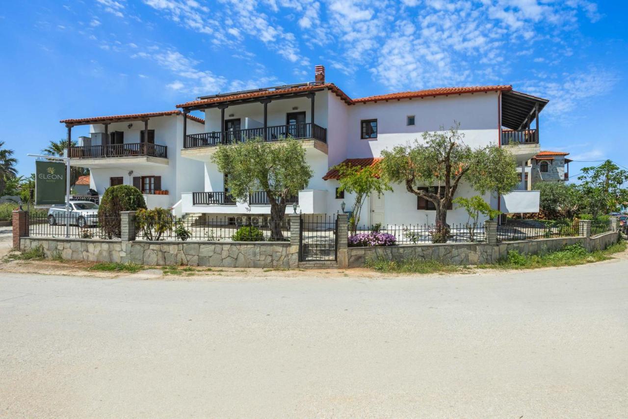 Eleon Suites Афитос Екстериор снимка